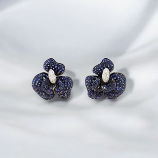 Photo by ToSeRu / ウォッチ&ジュエリーオンラインショップ on June 30, 2021. May be an image of jewelry.